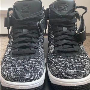 AF1 ULTRA FLYKNIT MID (GS)